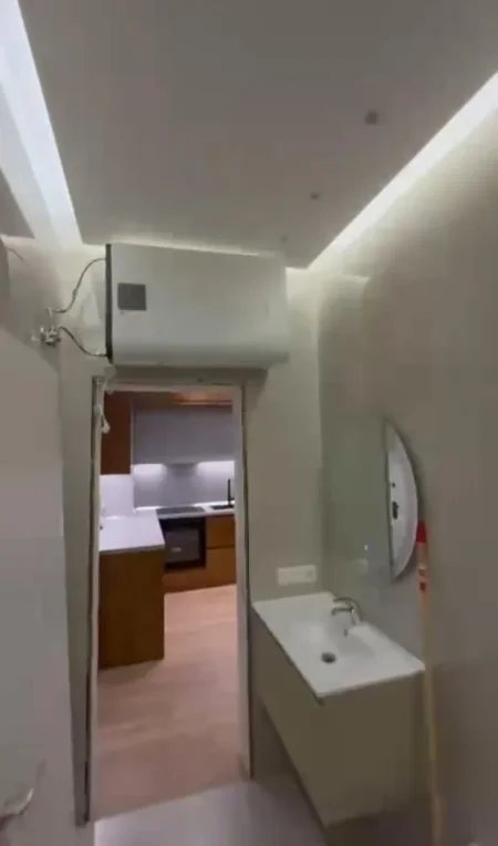 Tirane, jepet me qera apartament 1+1 Kati 3, 55 m² 600 € (Rruga 5 Maji)