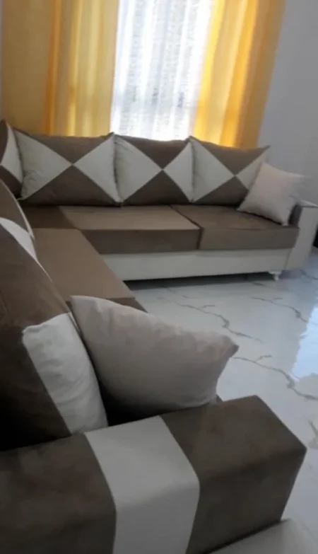 Tirane, jepet me qera apartament 1+1 Kati 3, 65 m² 400 € (Rruga Ali Bakiu)