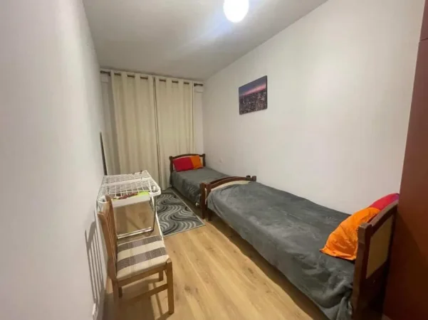 Tirane, jepet me qera apartament 2+1 Kati 3, 550 € (qytet studenti)