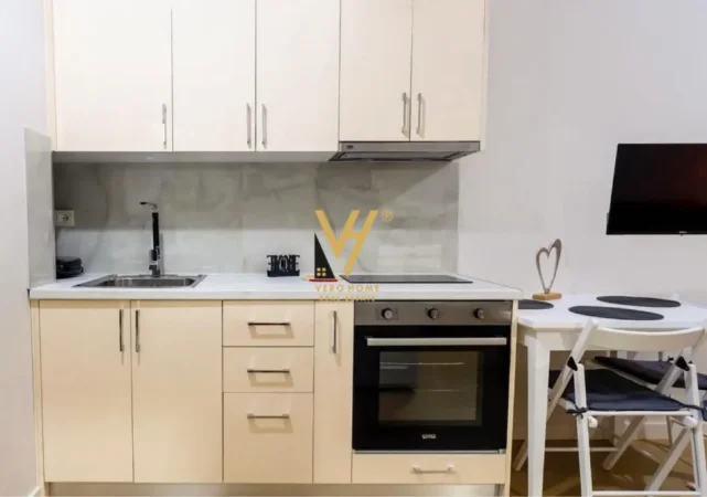 Tirane, jepet me qera apartament 1+1+Ballkon Kati 2, 50 m² 650 € (MUHAMET GJOLLESHA)