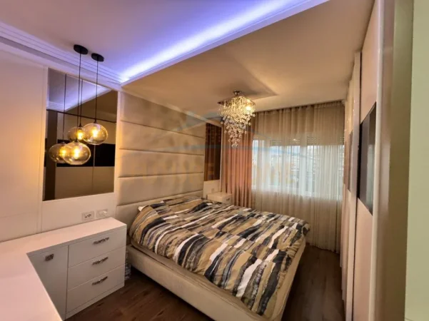 Tirane, shes apartament 2+1+Ballkon Kati 3, 120 m² 360.000 € (Kompleksi FZ2)