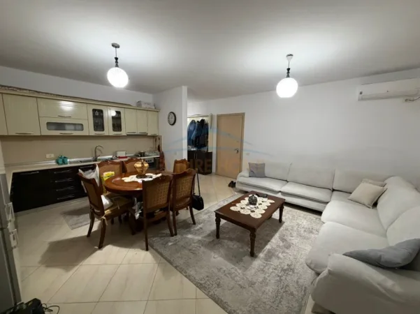 Tirane, shitet apartament 1+1 Kati 3, 76 m² 210.000 € (JORDAN MISJA)