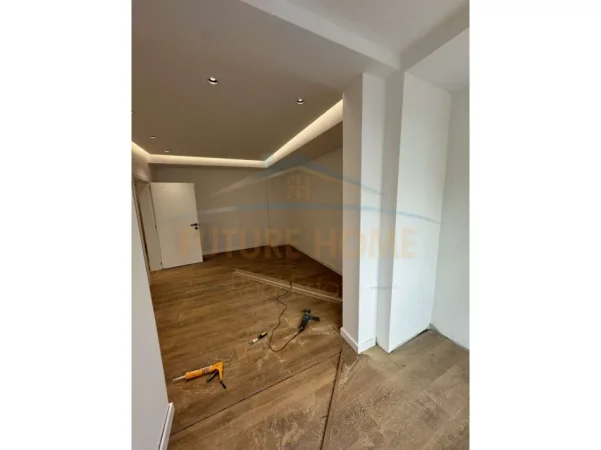 Tirane, jepet me qera ambjent biznesi Kati 1, 145 m² 1.200 € (Shkolla e Baletit)