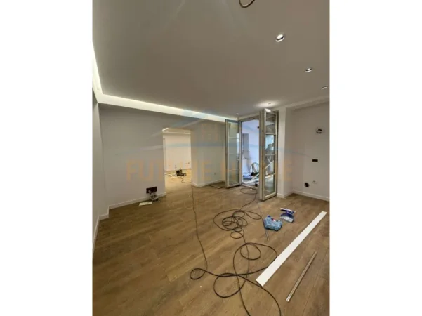 Tirane, jepet me qera ambjent biznesi Kati 1, 145 m² 1.200 € (Shkolla e Baletit)