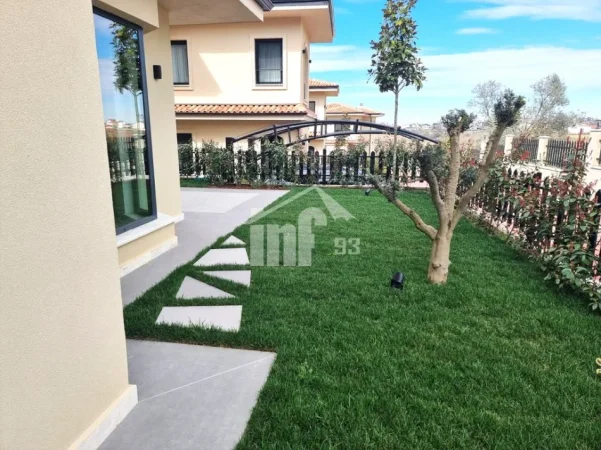 Tirane, jepet me qera Vile 2 Katshe , 320 m² 3.800 € (“TUSCANY VILLAS 2” RESIDENCE)