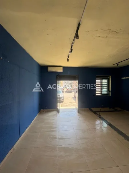 Durres, jepet me qera ambjent biznesi Kati 0, 60 m² 450 € (Ish URT Durres)