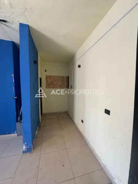 Durres, jepet me qera ambjent biznesi Kati 0, 60 m² 450 € (Ish URT Durres)