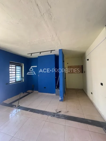 Durres, jepet me qera ambjent biznesi Kati 0, 60 m² 450 € (Ish URT Durres)