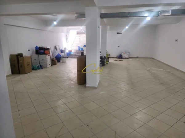 Tirane, jepet me qera dyqan Kati 0, 115 m² 1.000 € (RRUGA E DIBRES)