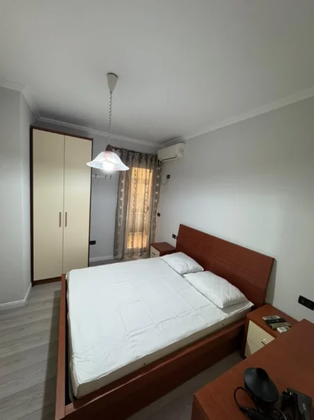 Tirane, jepet me qera apartament 3+1 Kati 6, 115 m² 1.200 € (Delijorgji)