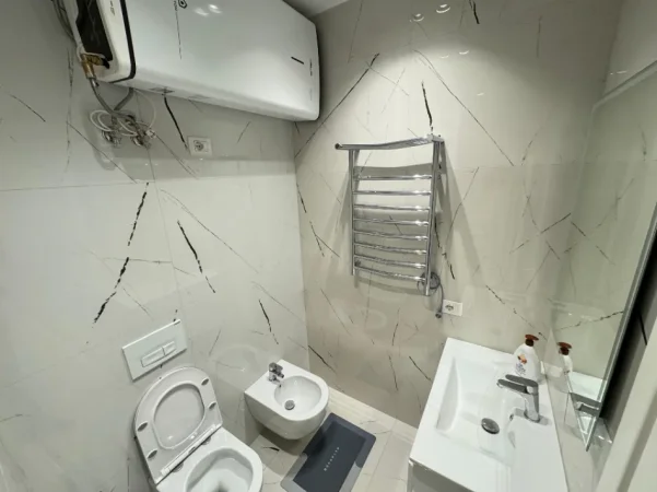 Tirane, jepet me qera apartament 2+1 , (jordan misja)