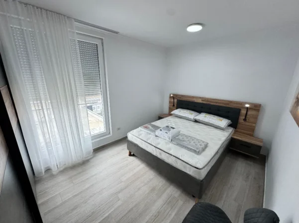 Tirane, jepet me qera apartament 2+1 , (jordan misja)