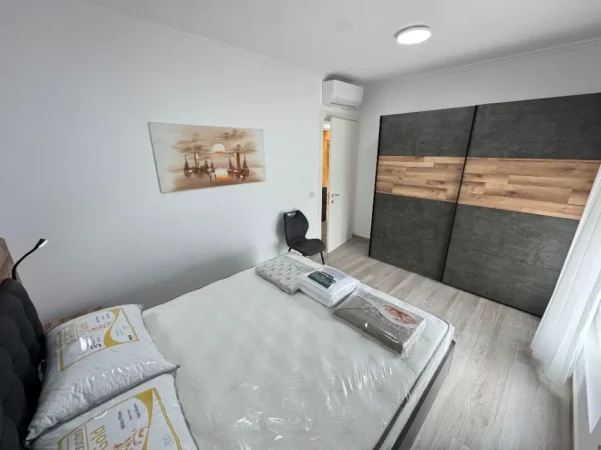 Tirane, jepet me qera apartament 2+1 , (jordan misja)