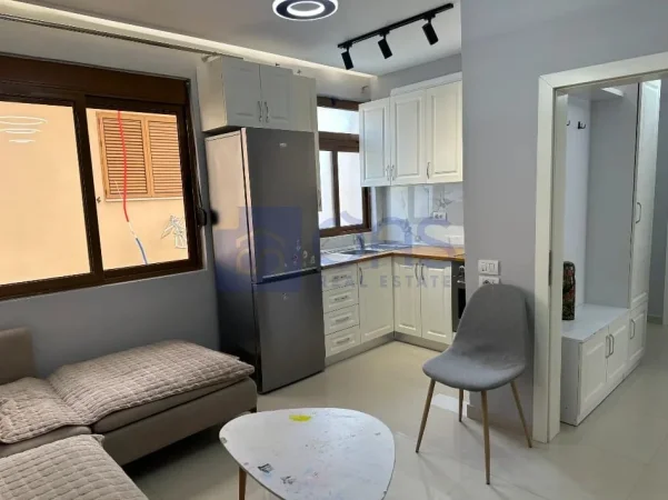 Tirane, jepet me qera apartament 1+1+Aneks+Ballkon Kati 3, 55 m² 520 € (Rruga Ylbere Bylykbashi)