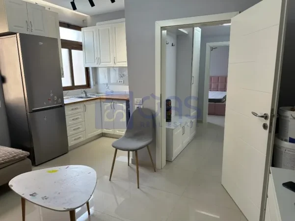 Tirane, jepet me qera apartament 1+1+Aneks+Ballkon Kati 3, 55 m² 520 € (Rruga Ylbere Bylykbashi)