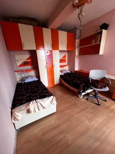 Tirane, jepet me qera apartament 2+1+Ballkon Kati 7, 100 m² 550€ (Rruga e Dibres)