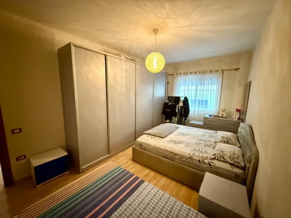 Tirane, jepet me qera apartament 1+1 Kati 3, (KOPSHTI BOTANIK)