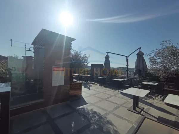 Tirane, jepet me qera ambjent biznesi Kati 8, 328 m² (Spitali Amerikan 3)