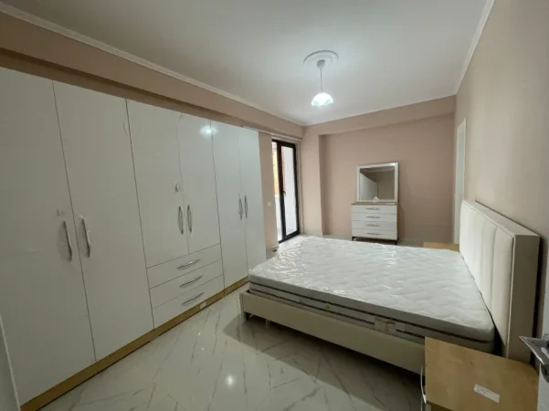 Tirane, jepet me qera apartament 2+1 Kati 7, 90 m² 550 € (Rruga Mikel Maruli)