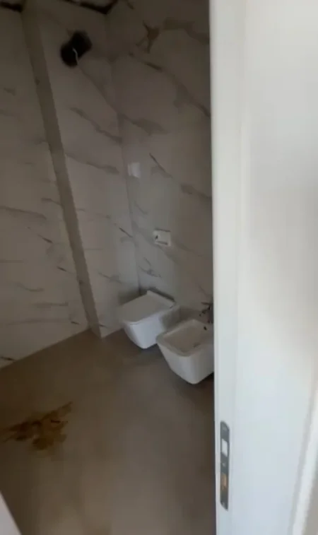 Tirane, jepet me qera apartament 1+1 Kati 9, 65 m² (Kompleksi Ndregjoni,Bulevardi i Ri)
