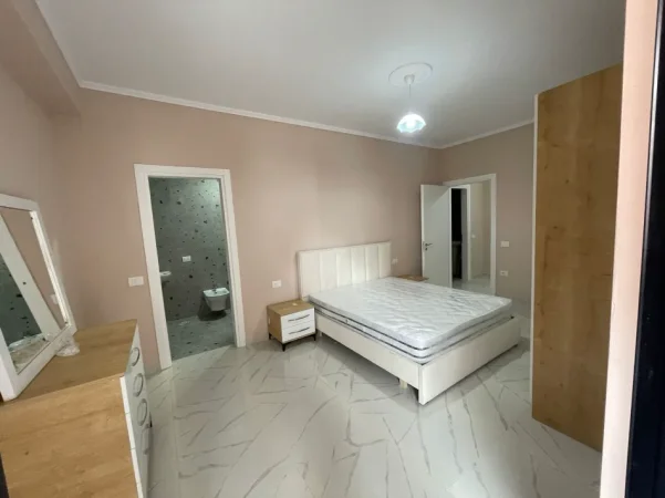 Tirane, jepet me qera apartament 2+1 Kati 7, 90 m² 550 € (Rruga Mikel Maruli)