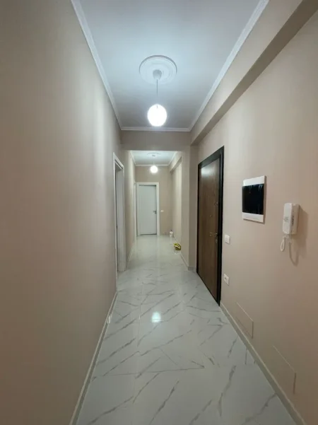 Tirane, jepet me qera apartament 2+1 Kati 7, 90 m² 550 € (Rruga Mikel Maruli)