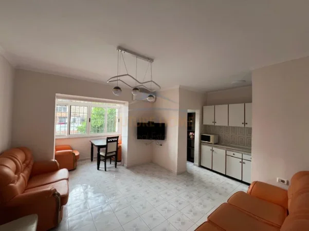Tirane, shitet apartament 1+1+Ballkon Kati 2, 49 m² 95.000 € (Ali Dem)