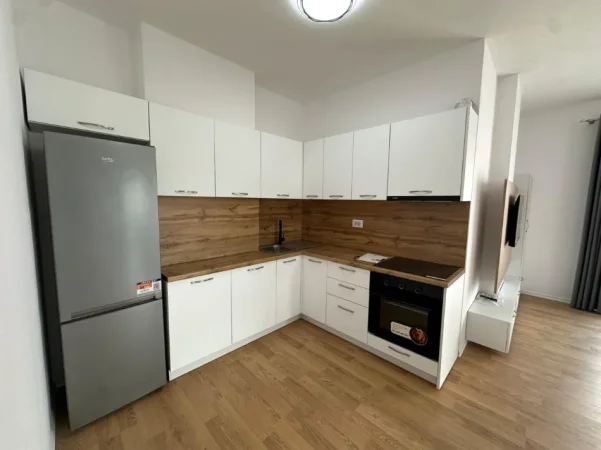 Tirane, jepet me qera apartament 2+1+Ballkon Kati 4, 110 m² 777 € (Rruga Hysni Gerbolli)
