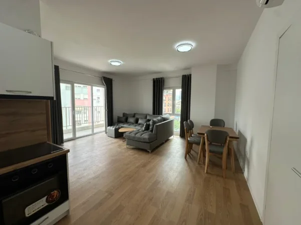 Tirane, jepet me qera apartament 2+1+Ballkon Kati 4, 110 m² 777 € (Rruga Hysni Gerbolli)