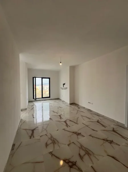 Tirane, jepet me qera zyre Kati 2, 108 m² 800 € (RRUGA E BARRIKADAVE)