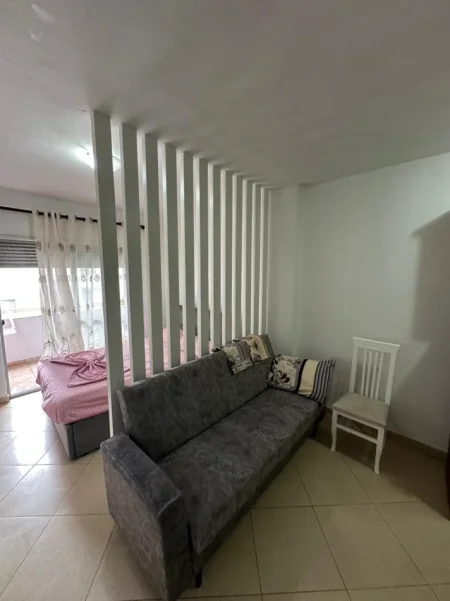 Durres, jepet me qera garsonier 1+1 , 300 € (Plazh, Durres)