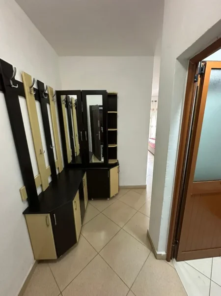 Durres, jepet me qera garsonier 1+1 , 300 € (Plazh, Durres)