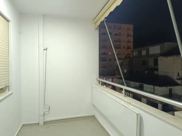 Vlore, jap me qera apartament 3+1+Aneks+Ballkon Kati 4, 120 m 600 euro/muaji