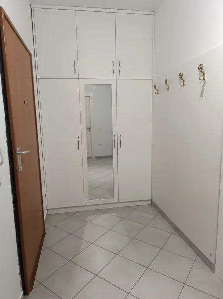 Vlore, jap me qera apartament 3+1+Aneks+Ballkon Kati 4, 120 m 600 euro/muaji