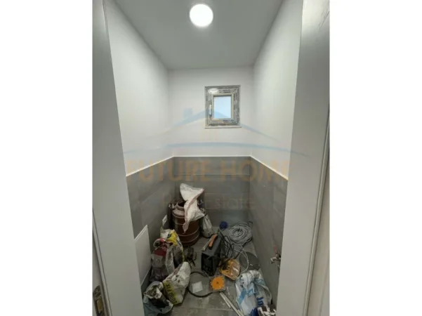 Tirane, jepet me qera ambjent biznesi Kati 1, 145 m² 1.200 € (Shkolla e Baletit.)