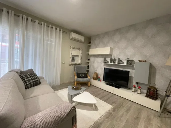 Tirane, jepet me qera apartament 2+1 Kati 1, 98 m² 670 € (Kodra e Diellit)