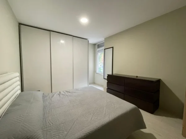 Tirane, jepet me qera apartament 2+1 Kati 1, 98 m² 670 € (Kodra e Diellit)