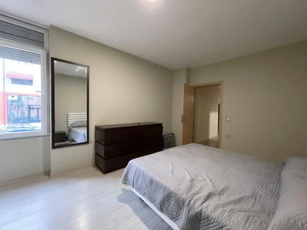 Tirane, jepet me qera apartament 2+1 Kati 1, 98 m² 670 € (Kodra e Diellit)