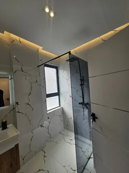 Tirane, shitet apartament 2+1+Ballkon Kati 5, 116 m² 265.000 € 