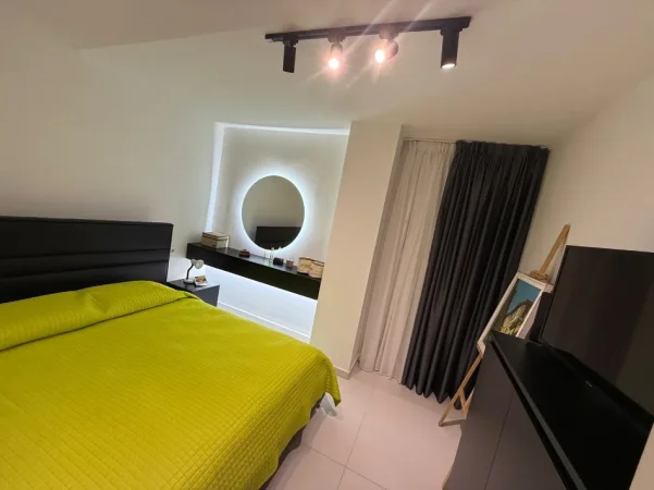 Tirane, shitet apartament 1+1 Kati 5, 65 m² 105.000 € (2 Luanet ne Linze)