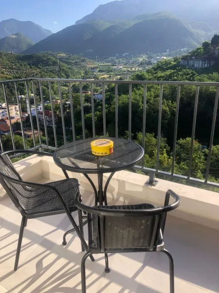Tirane, shitet apartament 1+1 Kati 5, 65 m² 105.000 € (2 Luanet ne Linze)