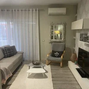 Tirane, jepet me qera Apartament 2+1,Mobiluar, Çmimi 67.000 Lekë të Reja, tek Rrethrrotullimi i Selitës, Rruga Zallit, Tiranë.