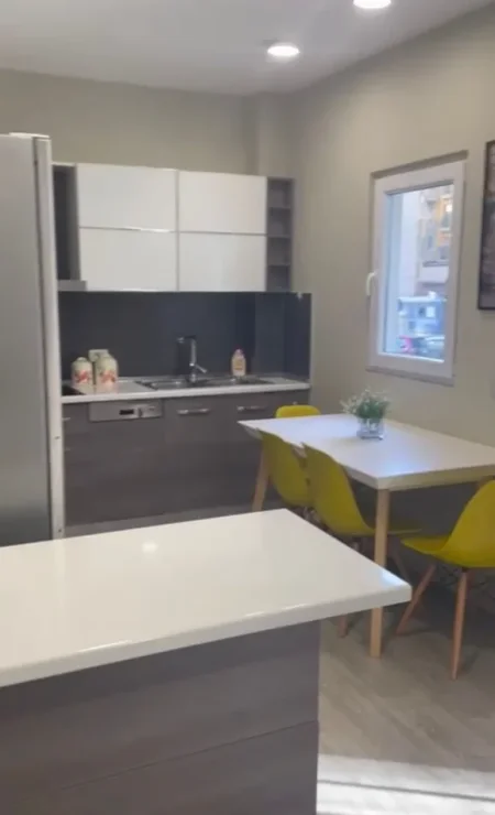 Tirane, jepet me qera Apartament 2+1,Mobiluar, Çmimi 67.000 Lekë të Reja, tek Rrethrrotullimi i Selitës, Rruga Zallit, Tiranë.