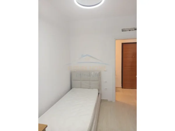 Tirane, jepet me qera apartament 2+1 , 80 m² 700 € (RRUGA DRITAN HOXHA)