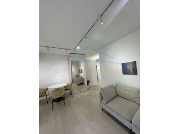 Tirane, jepet me qera apartament 1+1+Ballkon Kati 1, 55 m² 550 € (Komuna e Parisit)