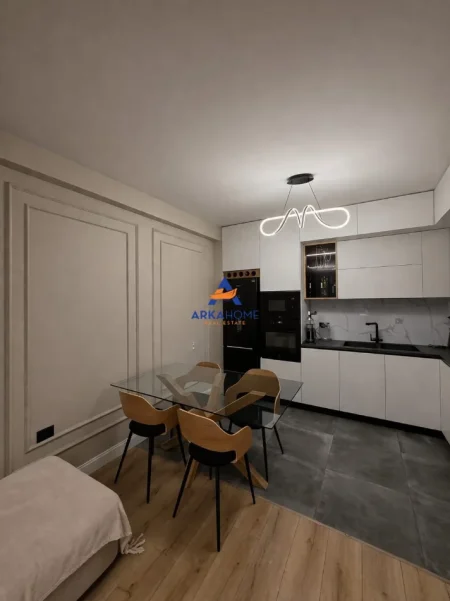 Tirane, shitet apartament 2+1+Ballkon Kati 1, 112 m² 370.000 € 