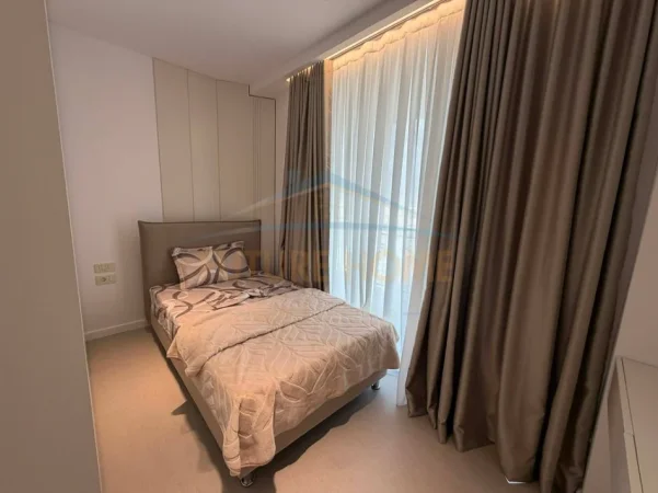 Tirane, jepet me qera apartament 2+1 Kati 13, 115 m² 1.700 € (Golden Tower, Rruga Mine Peza)