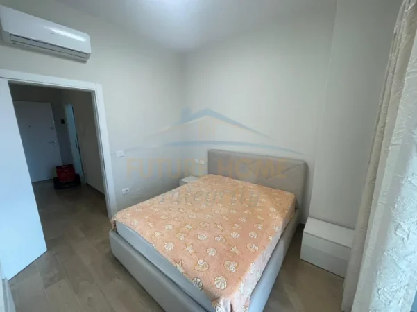 Tirane, jepet me qera apartament 1+1 Kati 7, 70 m² 700 € (Shkolla e Kuqe)