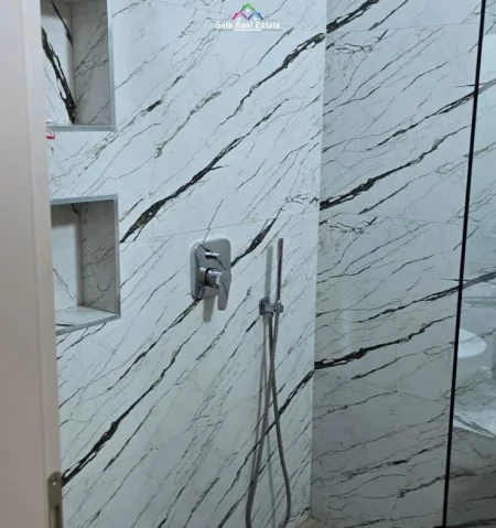 Tirane, jepet me qera apartament 3+1 Kati 2, 118 m² 900 € (rruga e zallit)