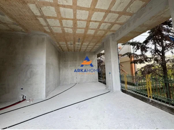 Tirane, shitet ambjent biznesi Kati 0, 75 m² 225.000 € 